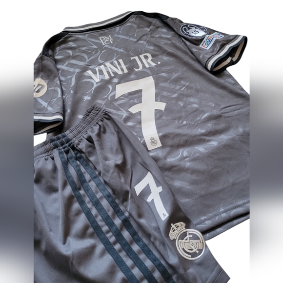 Real Madrid Vini Jr. 7 Set for Kids - Picture 3 of 5